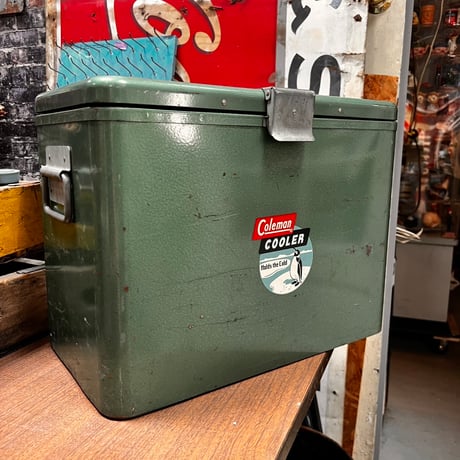 Vintage Coleman cooler box 18-258
