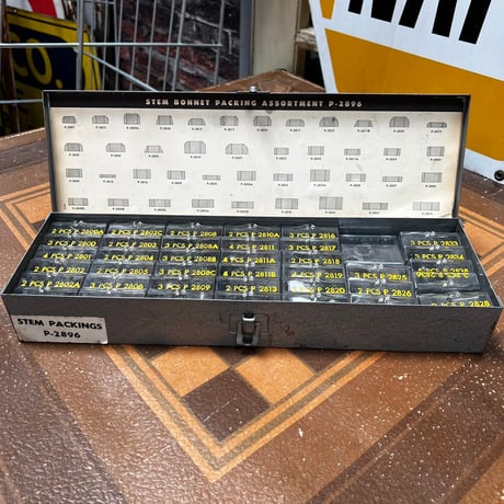 Vintage steel case 17-179