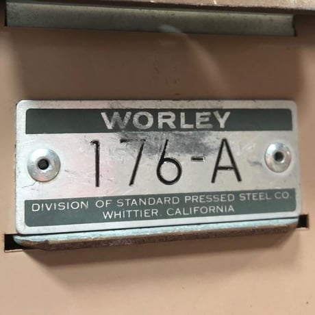 [02] WORLEY社 ヴィンテージ ス チールバスケットロッカー
