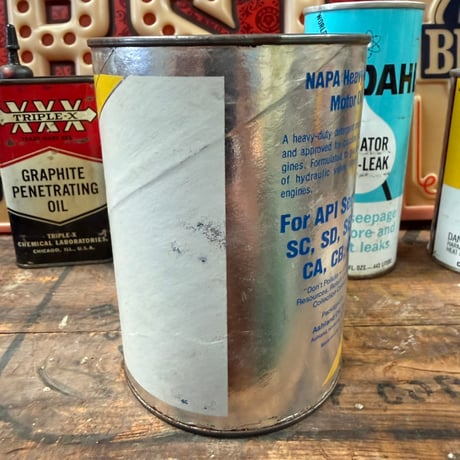 Vintage NAPA OIL CAN 16-c-88