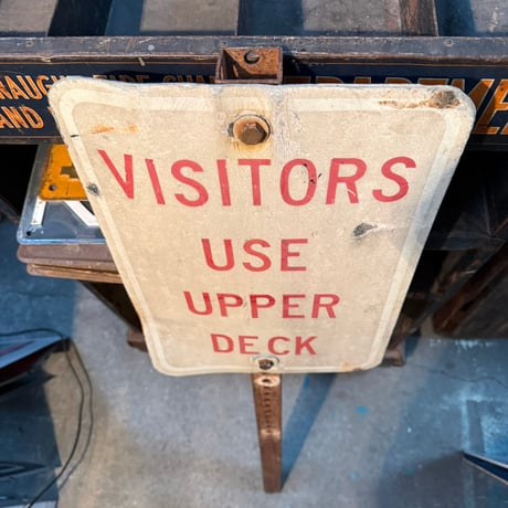 Vintage VISITORS USE UPPER DECK 看板 20-202-50