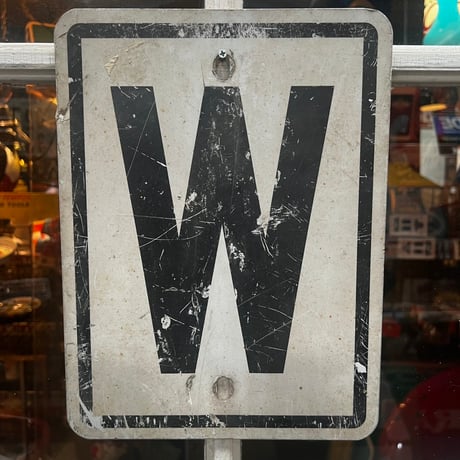 Vintage W SIGN 17-18-12