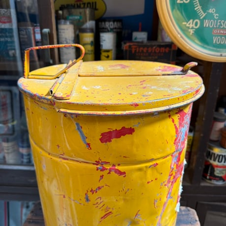 Vintage TRASH CAN 19-38