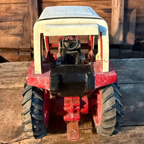 Vintage INTERNATIONAL HARVESTER 鉄製トラクター 21-209-1