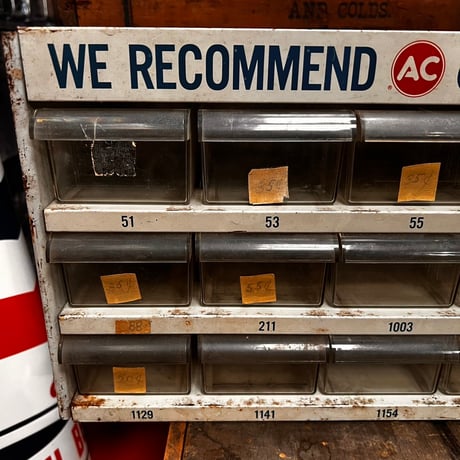 Vintage AC Guide Miniature Lamps DISPLAY Cabinet 19-217