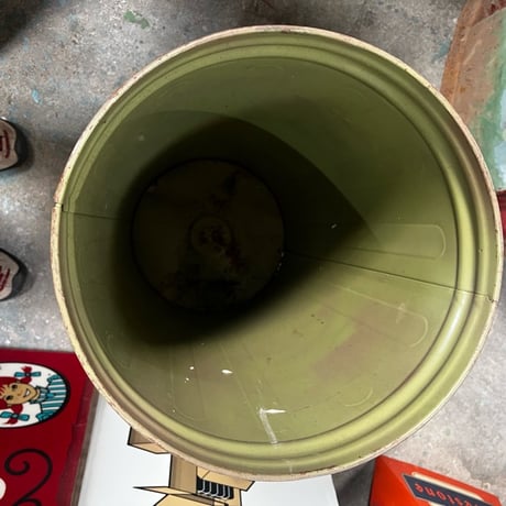 Vintage TrashCan 19-206
