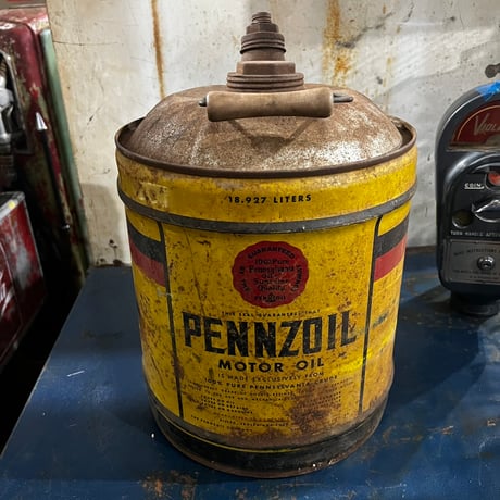 Vintage PENNZOIL OIL CAN 19-158