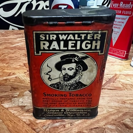 Vintage SIR WALTER RALEIGH TOBACCO CASE 18-145-23