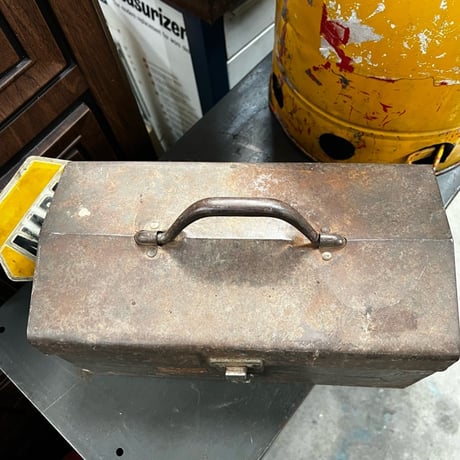 Vintage  ToolBox 19-229
