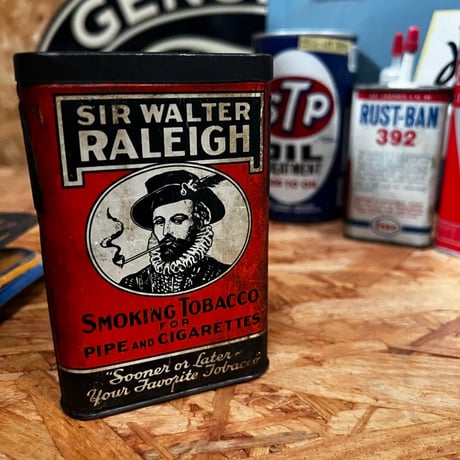 Vintage SIR WALTER RALEIGH TOBACCO CASE 18-145-23
