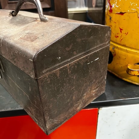 Vintage  ToolBox 19-229
