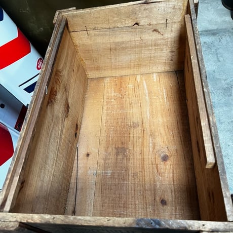 Vintage Wooden box SEARCHLIGHT MATCHES 19-393-1