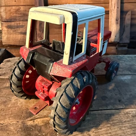 Vintage INTERNATIONAL HARVESTER 鉄製トラクター 21-209-1
