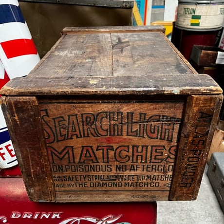 Vintage Wooden box SEARCHLIGHT MATCHES 19-393-1