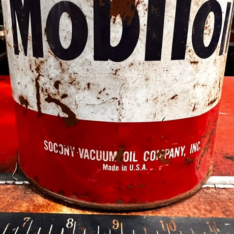 Vintage Mobiloil oilcan 20-384