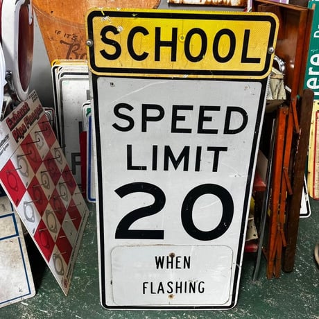 SCHOOL　SPEEDLIMIT　20　ヴィンテージ　ロードサイン　道路標識　(15)311