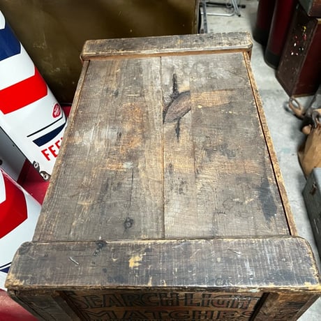 Vintage Wooden box SEARCHLIGHT MATCHES 19-393-1