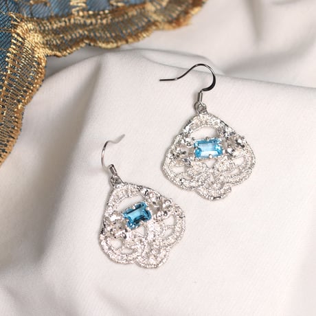【一点もの】レース模様ピアス（Silver×ブルートパーズ）