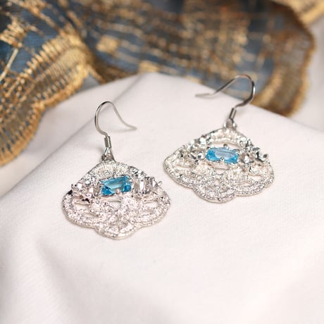 【一点もの】レース模様ピアス（Silver×ブルートパーズ）