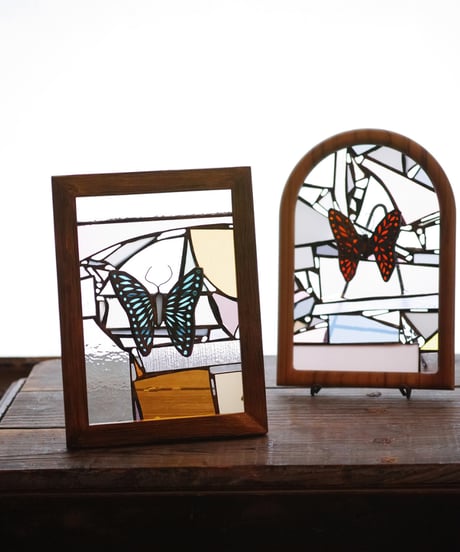 Papillon panel 2