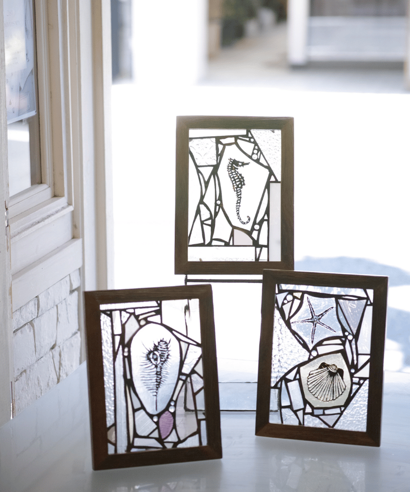 タツノオトシゴと貝殻 ヴィンテージ ステンドグラス 青 グラスマスターズ社 海 ティファニー 海の景色_BKS9847 - David Howell & Company