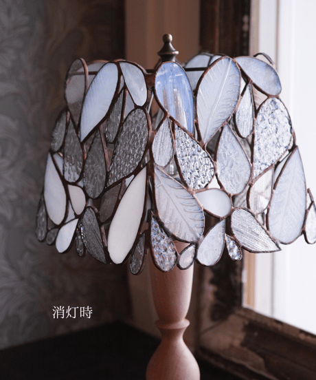 Feather L stand