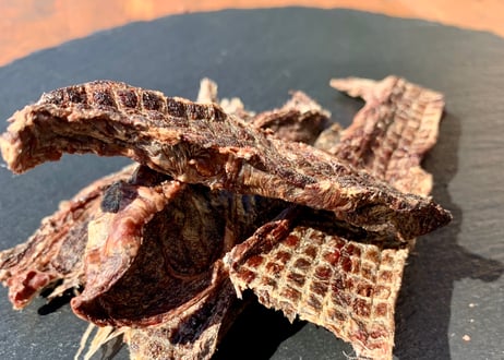 500フォロ割【食べ応え抜群】鹿筋大判ジャーキー 300g以上 早食いわん