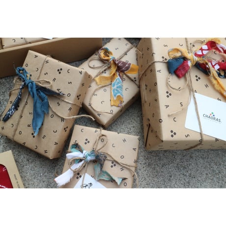 GIFTWRAPPING