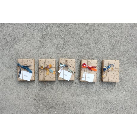 GIFTWRAPPING