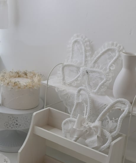 doll wing - frill and ribbon -