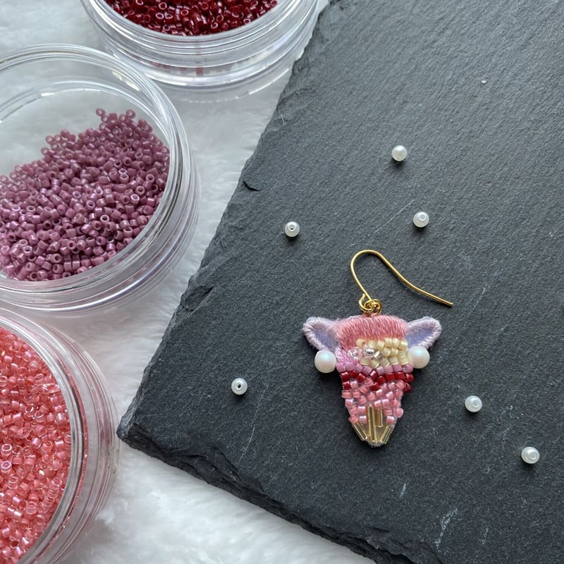 sanctuary】子宮 ビーズ刺繍 ピアス | sho.nyaooo