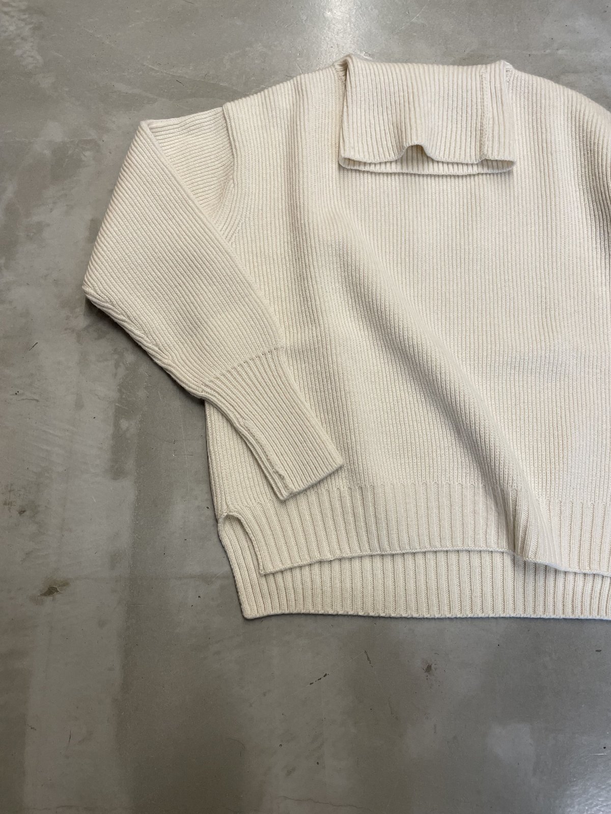 comm.arch Hand Framed High Neck P/O | niban STORE