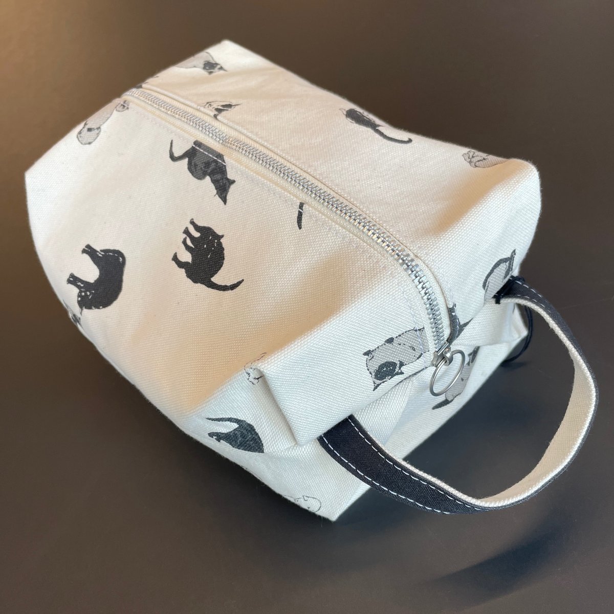 TEMBEA CAT柄 ポーチ（GARMENT BAG SMALL) タグ付き TEMBEA CAT柄 ポーチ（GARMENT BAG SMALL) タグ付きの通販はau PAY