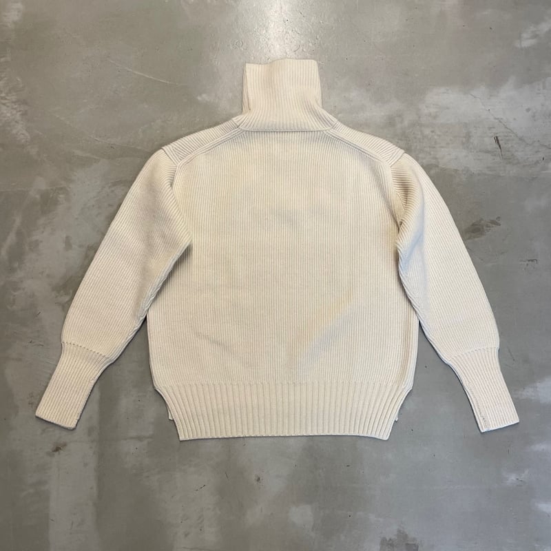 comm.arch Hand Framed High Neck P/O | niban STORE