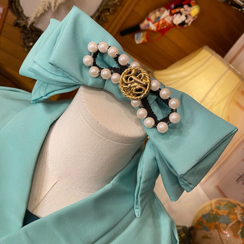 着物 ハンドメイド ワンピース パーティー ドレス 和洋折衷 コラージュ リメイク 切り替え 白地に抽象的な筆描き風の花模様 O-82 着物 ワンピース パーティー ドレス 和洋折衷 コラージュ リメイク