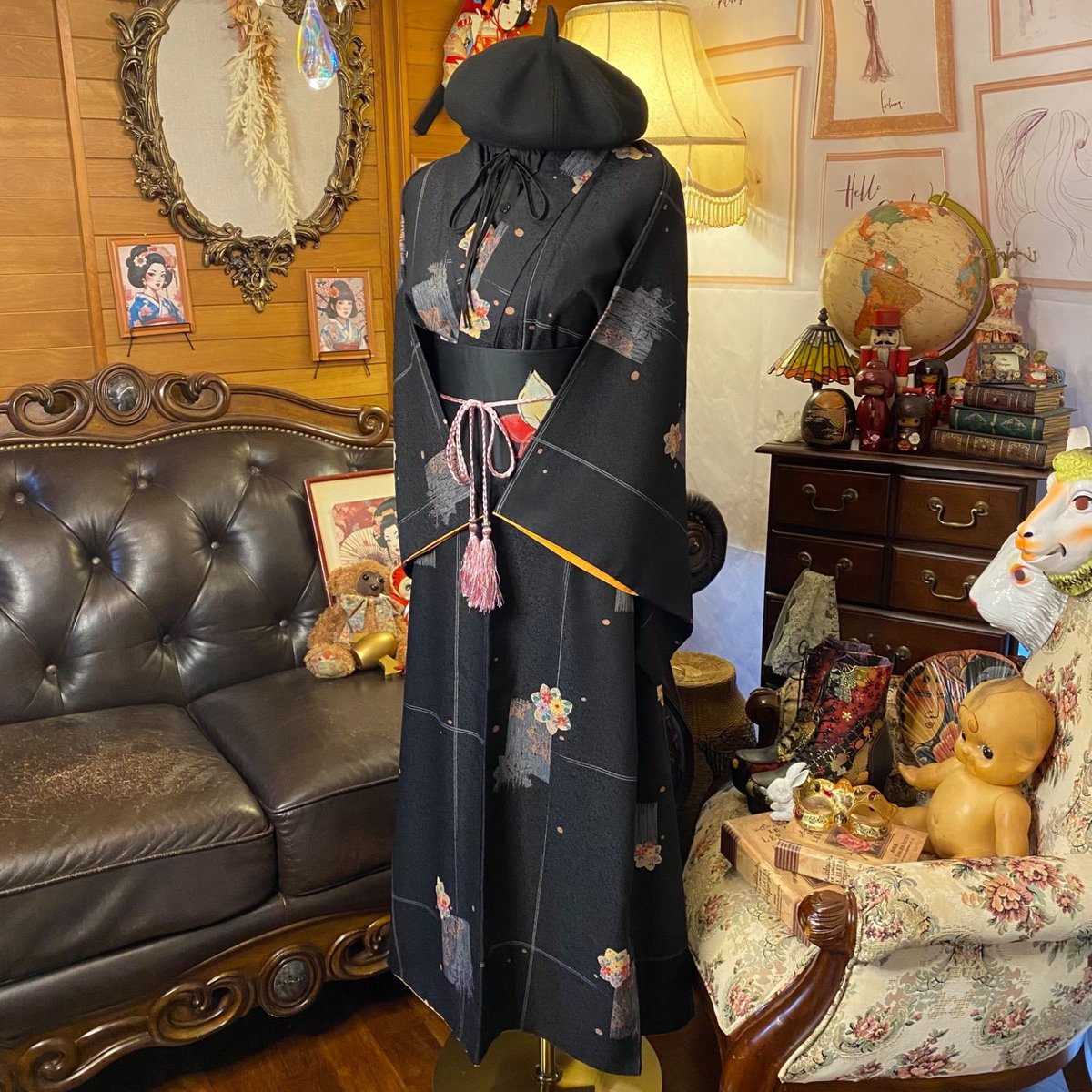 単衣着物リメイク ロング ワンピース｜洗える化繊素材＆名古屋帯サッシュベルト付き レトロ 古着 ハンドメイド 和洋折衷で魅せる特別な一着 優雅な孔雀と満開の花々が彩る KW-834 着物 リメイク ロング ワンピース ドレス 洗える 化繊 名古屋帯