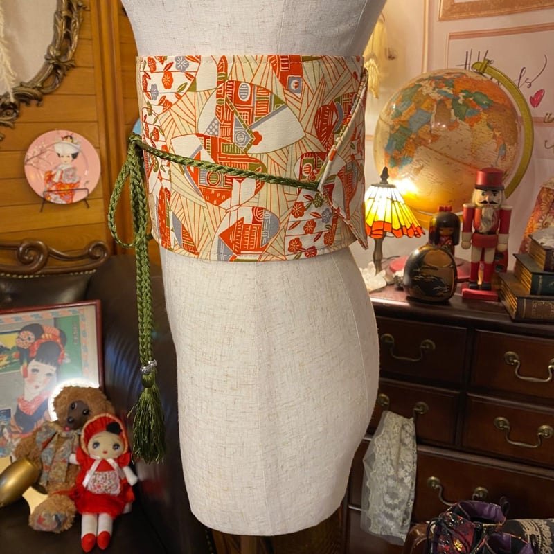 名古屋帯リメイク サッシュベルト 飾り帯 和洋折衷 ウエストマーク ハンドメイド レトロ 古着 LL〜4L  飛翔する祝福 GOB-39 名古屋帯リメイク サッシュベルト 飾り帯 和洋折衷 ウエストマーク