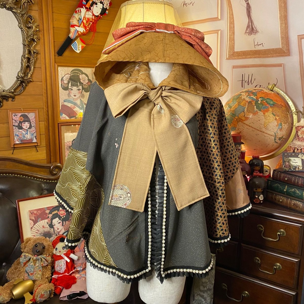 ふりふ ウールポンチョ ケープ 羽織り 蝶々刺繍 ブラウン 和装 着物 Amazon | [ふりふ] 刺繍スタンドカラ―ケープレディース フリーサイズ