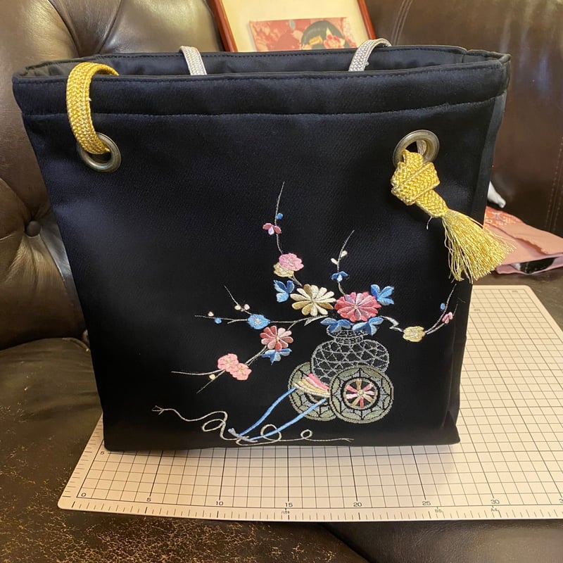黒に咲く手刺繍の雅 ✨大正ロマン名古屋帯リメイクバッグ リメイク 名古屋帯 トートバッグ 和洋折衷 レトロ クラシカル