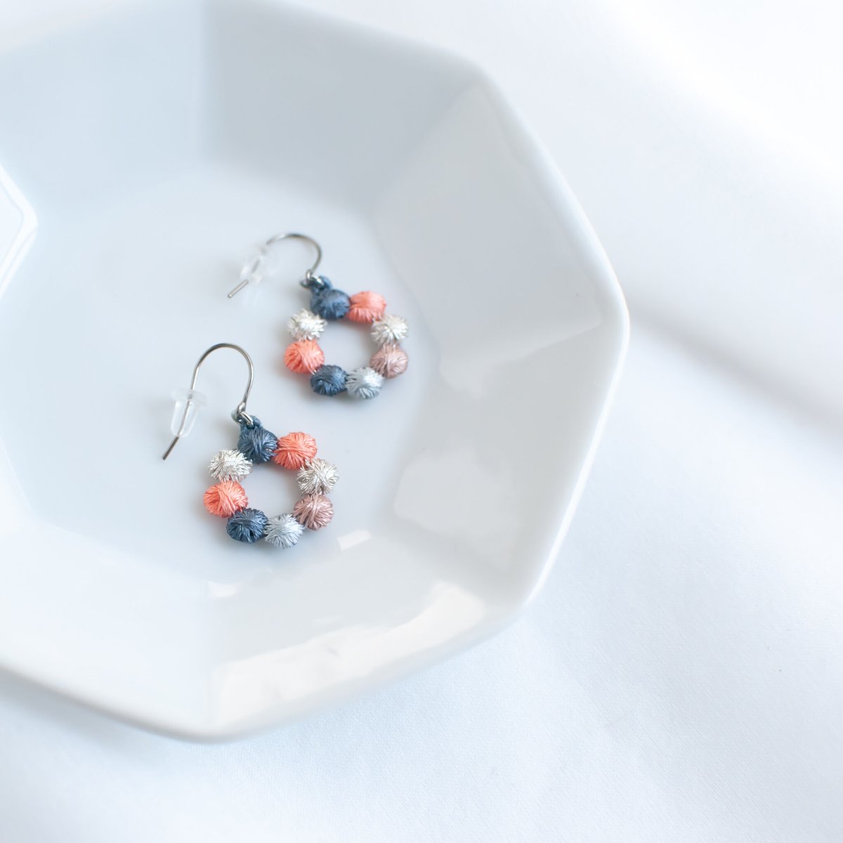 OOO(Ring Ring Ring)ハンドメイド　イヤリング　黄　アクセサリー OOO(Ring Ring Ring)ハンドメイド イヤリング 黄 アクセサリー