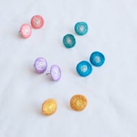 round pastel color