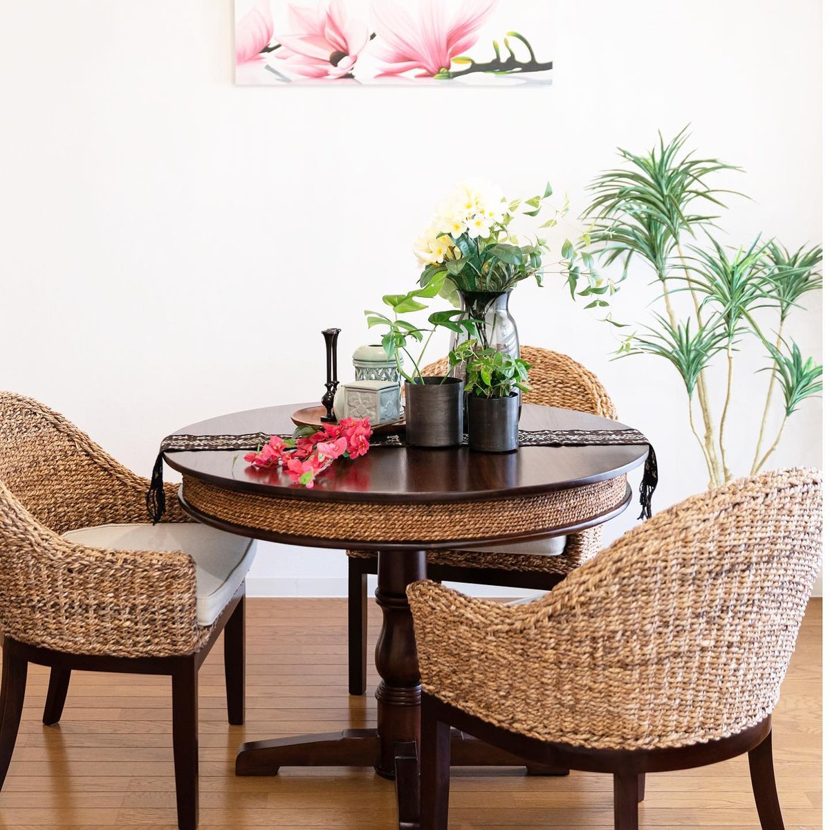 アバカ ラウンド テーブル 約 幅80×奥行80×高さ35cm 円形 ガラス天板 アバカ ラウンド テーブル 約 幅80×奥行80×高さ35cm 円形 ガラス天