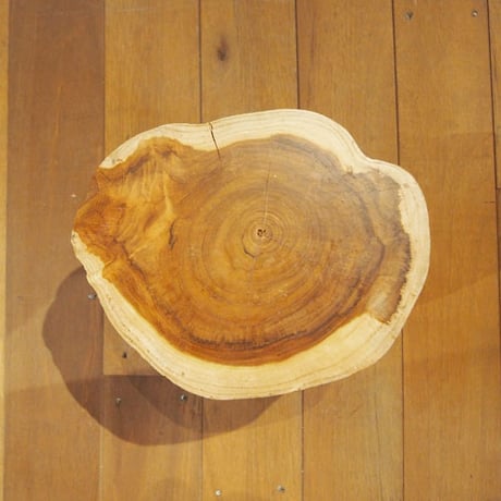 Wavy Stool チーク無垢材そのままが可愛い