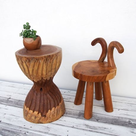 Wavy Stool チーク無垢材そのままが可愛い