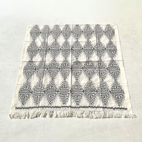 手織りイカット　 120×220(cm)　WG01