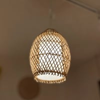 ラタンのオーバルランプ