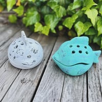 おさかなさんの蚊取り線香入れ　テラコッタの蚊遣り