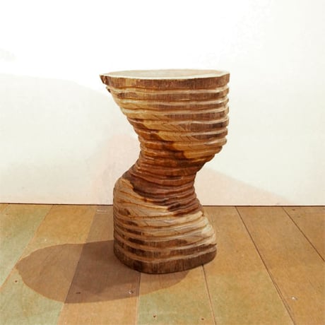 Wavy Stool チーク無垢材そのままが可愛い