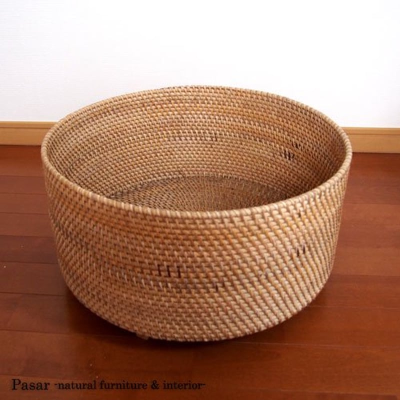 ラタン 大きな脚付バスケット | インテリアショップPasar