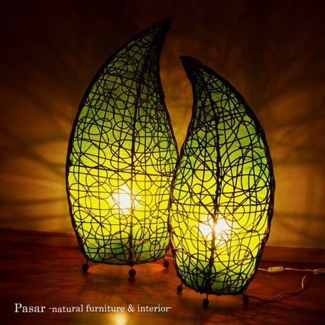 ラタンリーフランプ